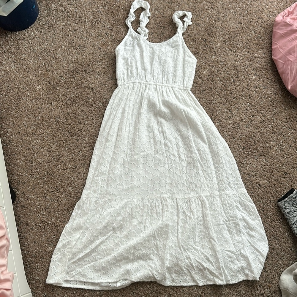 Women’s White Summer Dress - size small